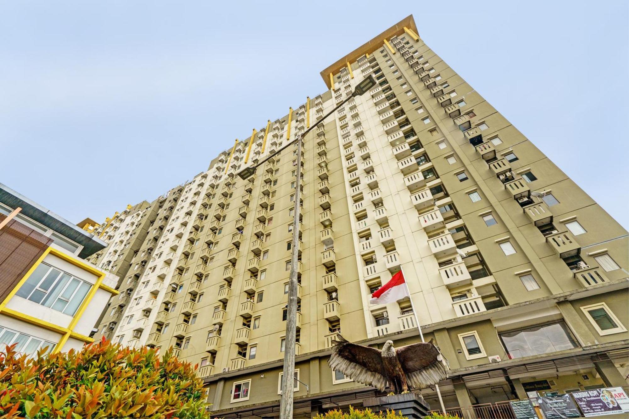 Oyo Life 93120 Gateway Cicadas By Sarana Cipta Mahakarya Hotel Bandung